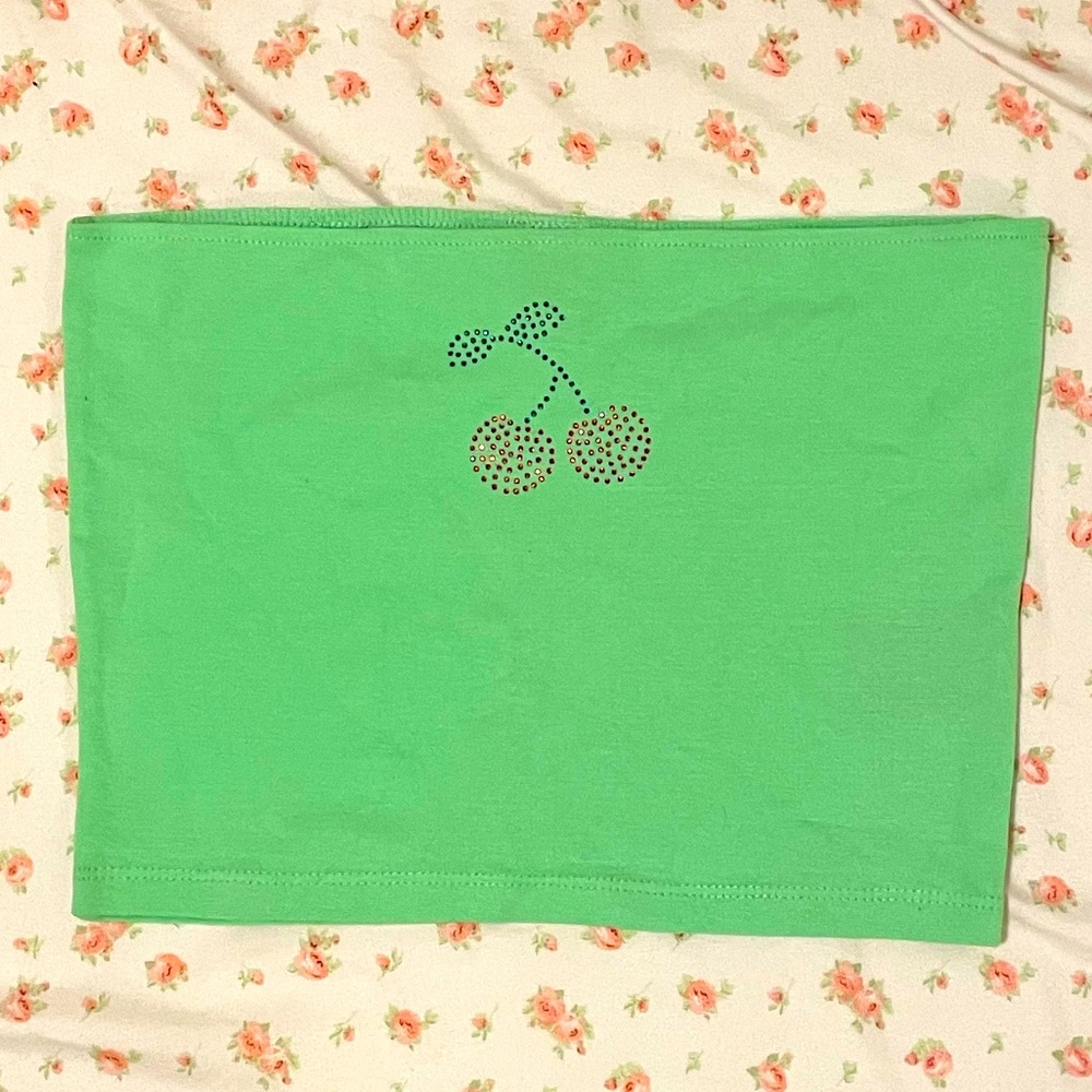 Cherry tube top🍒💚